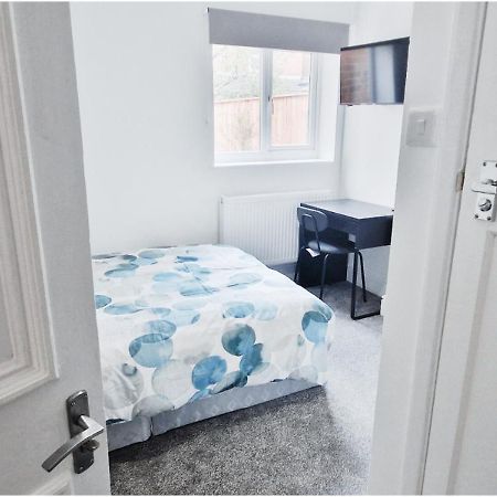 Lovely Room In Modern House Near ノッティンガム エクステリア 写真