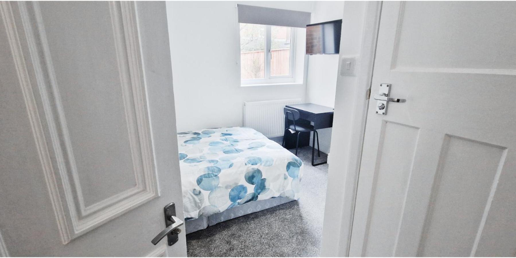 Lovely Room In Modern House Near ノッティンガム エクステリア 写真